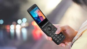 The TCL Flip 4 5G